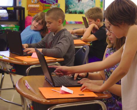 Students with Linux Laptops