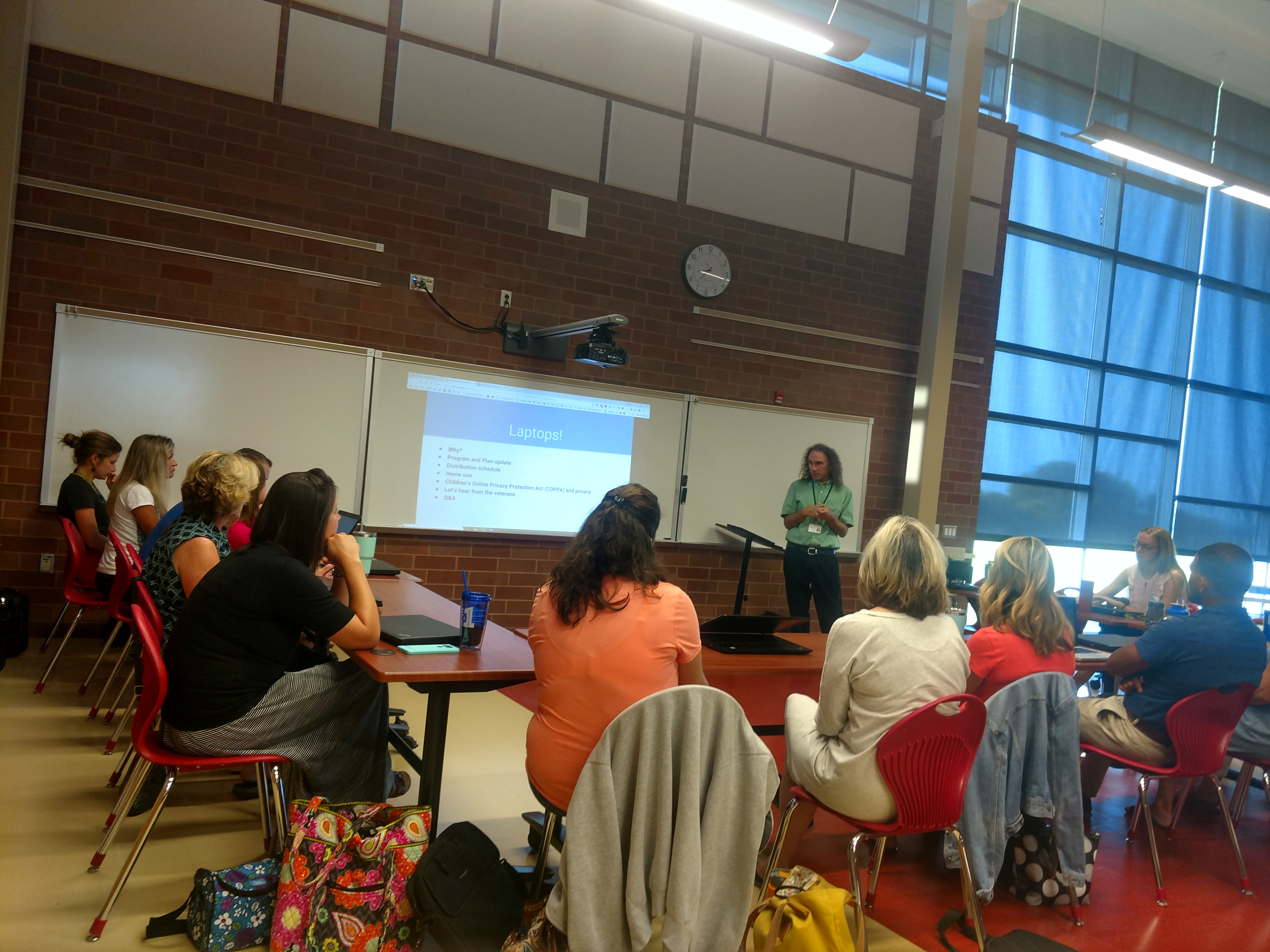 Teachers in the laptop technology workshop.